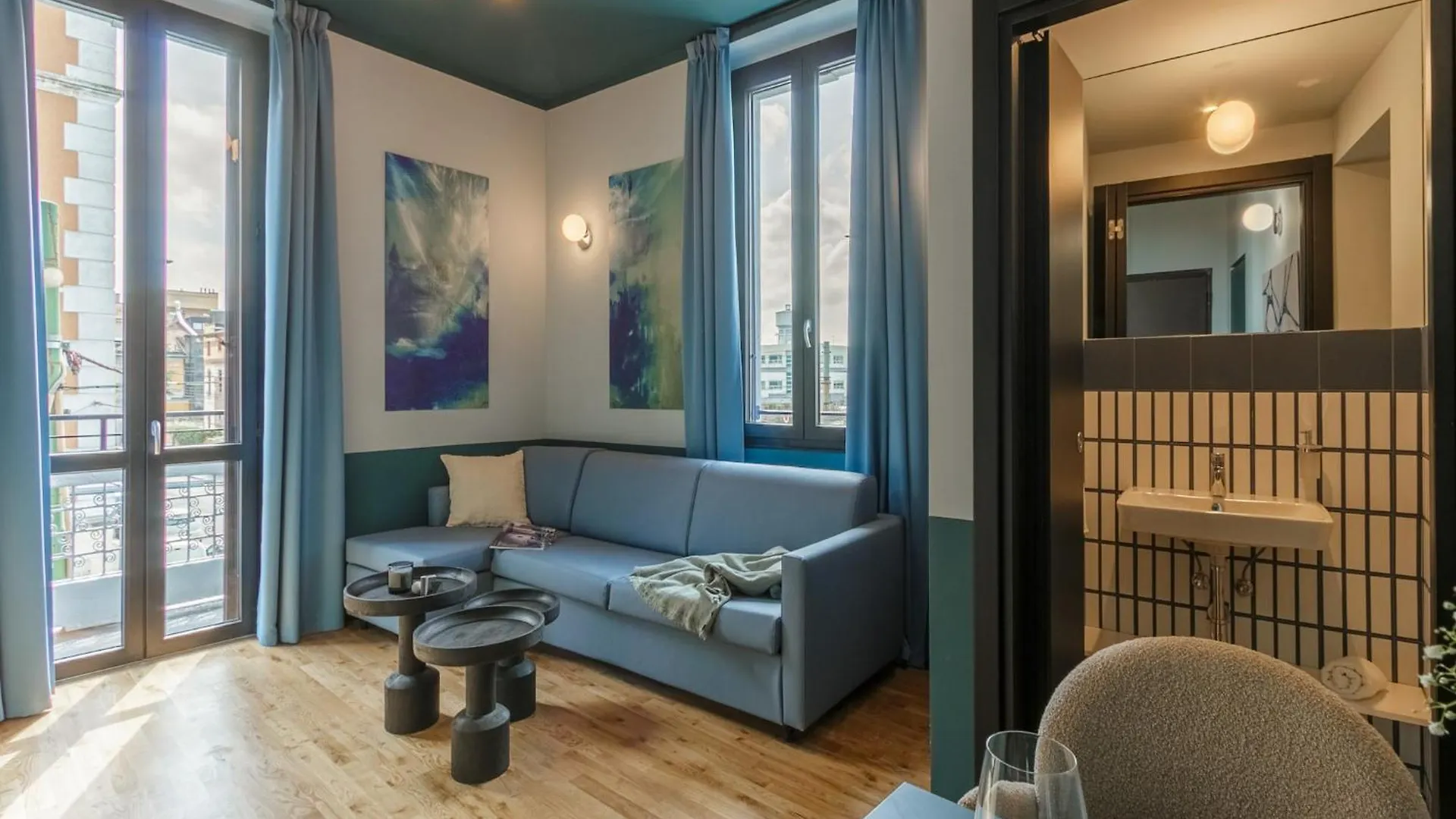 Quantum 5 Electron Apartment Milan