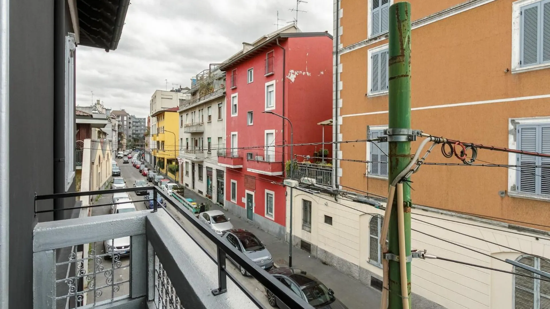 Quantum 5 Electron Apartment Milan